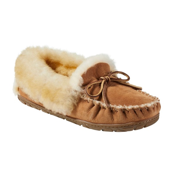 L.L. Bean Womens Shearling Moccasin Slippers - Picture 1 of 4